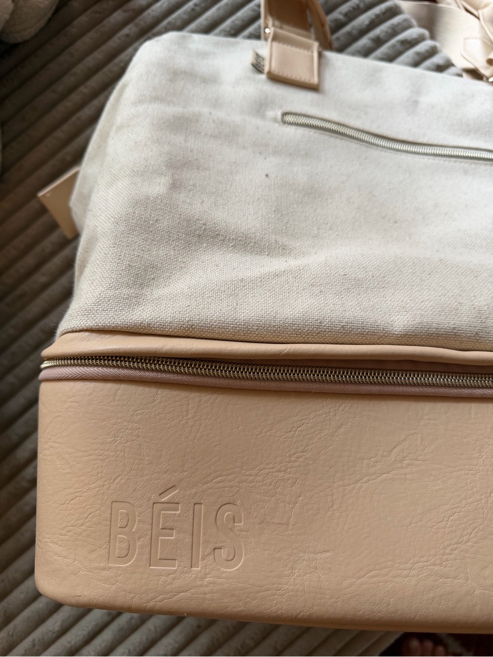 BÉIS Two-Tone Canvas & Leather Travel Bag in Cream and Nude